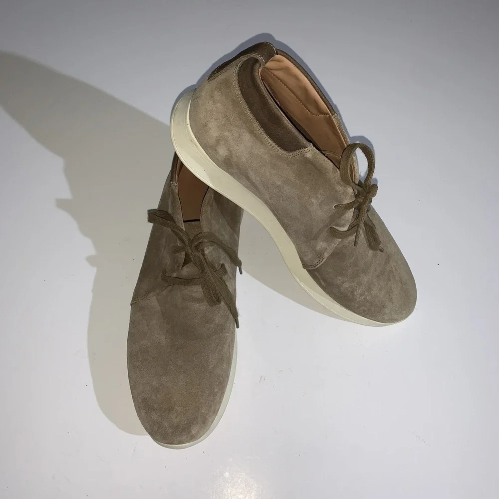 Vince Shoes Mens Size 13 Taupe Suede Lace Up Casual Chukka Sneaker Comfort Sole